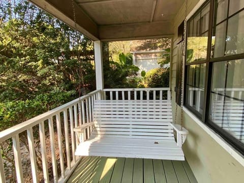 Donna’s Charm: 3 BR/king-suite/pools/golf House in Daphne