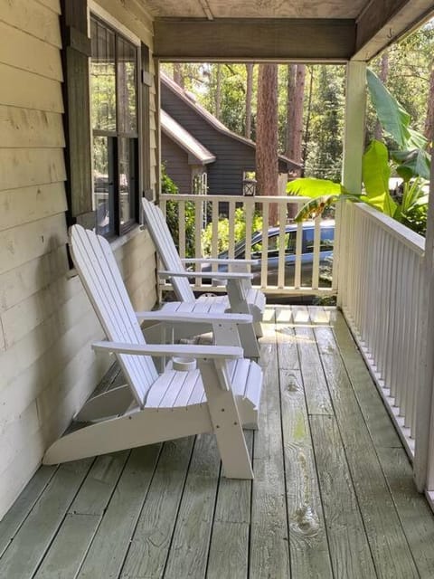 Donna’s Charm: 3 BR/king-suite/pools/golf House in Daphne