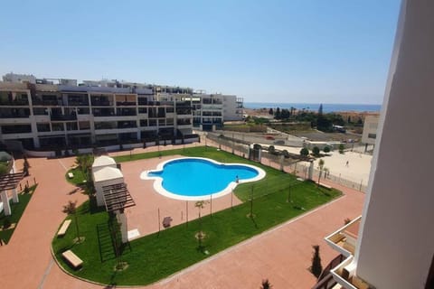 Pool view, Sea view, Swimming pool, sunbed