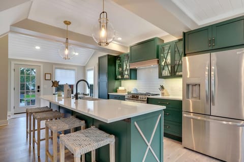 Cherry Pie Abode House in Boyne City