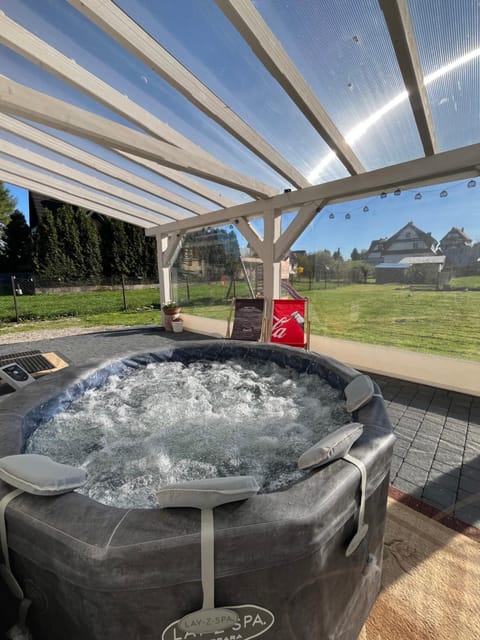 Day, Natural landscape, Hot Tub, Swimming pool