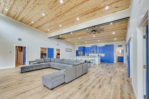 Riverfront Caddo Shack Home with Views and Fire Pit House in Glenwood