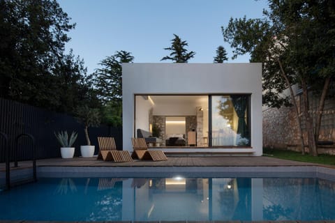 Property building, Swimming pool