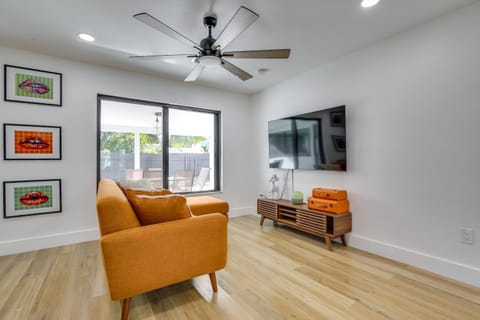 Chic Florida Retreat with Pool, Patio and Gas Grill! House in Wilton Manors