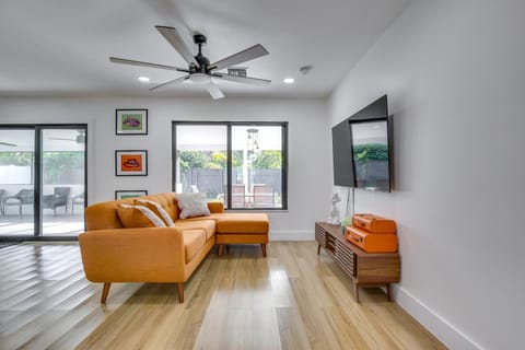 Chic Florida Retreat with Pool, Patio and Gas Grill! House in Wilton Manors