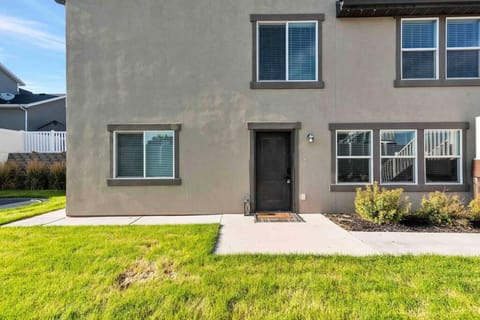 Sleepy Ridge Apt in Vineyard/Orem (Sleeps 6) Apartment in Vineyard