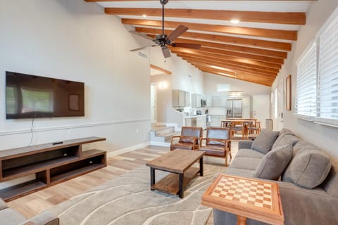 Hot Tub and Patio Modern Sedona Home! House in Sedona