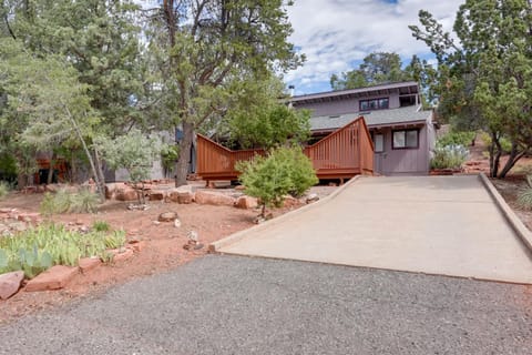Hot Tub and Patio Modern Sedona Home! House in Sedona