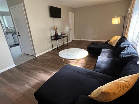 Oasis Of Maple Grove Apartment in Maple Grove