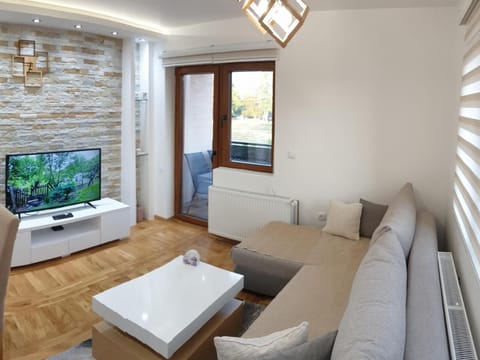 TV and multimedia, Living room, Seating area, Evening entertainment