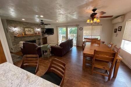 Creekside Suite Sleeps 2 Creek frontage Bbq House in Oakhurst