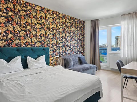 Bed, Living room, Photo of the whole room, Seating area, Bedroom