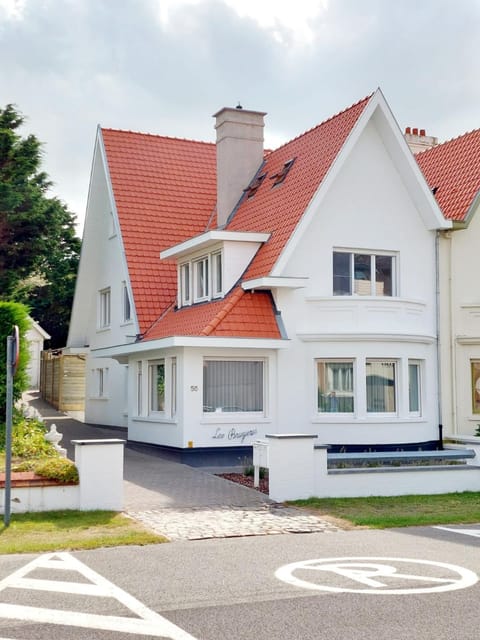 Property building, Day, Neighbourhood, Street view, Location