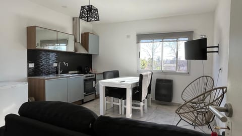 TV and multimedia, Kitchen or kitchenette, Living room