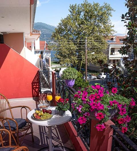 Patio, View (from property/room), Balcony/Terrace