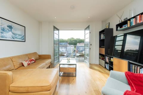 Cosy 2 bed flat in central Bristol on river Avon Apartment in Bristol