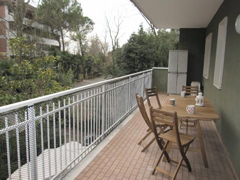 Balcony/Terrace, furniture