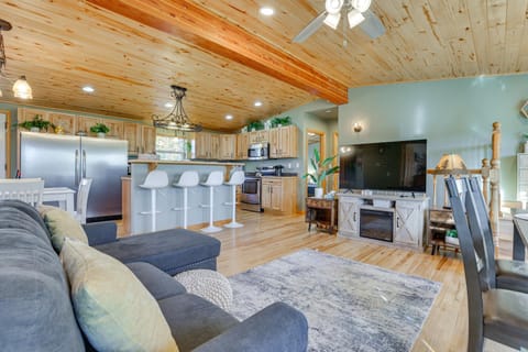 Serene Fairplay Home with Hot Tub and Fireplace! House in Fairplay