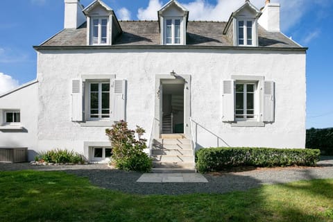 Ker Lotig House in Locquirec