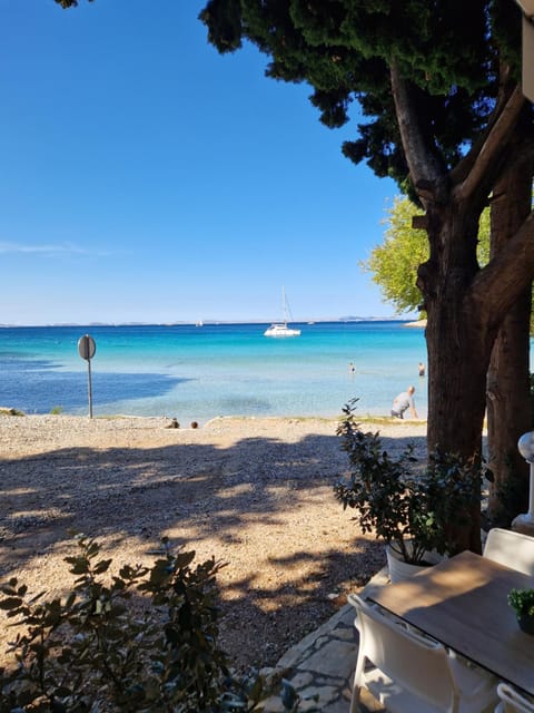 Mobilna kućica Marko - plaža Slanica Murter Campground/ 
RV Resort in Murter