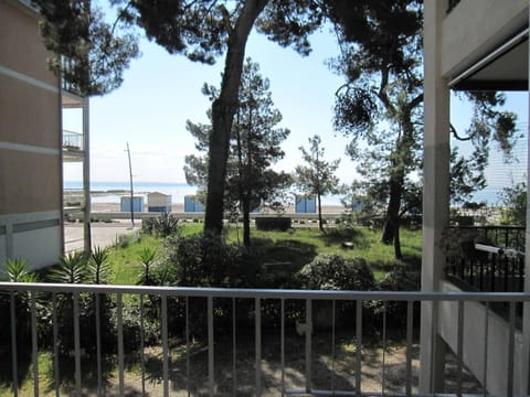 Property building, View (from property/room), Balcony/Terrace, Other, Beach