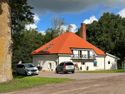 Property building, Day, Parking