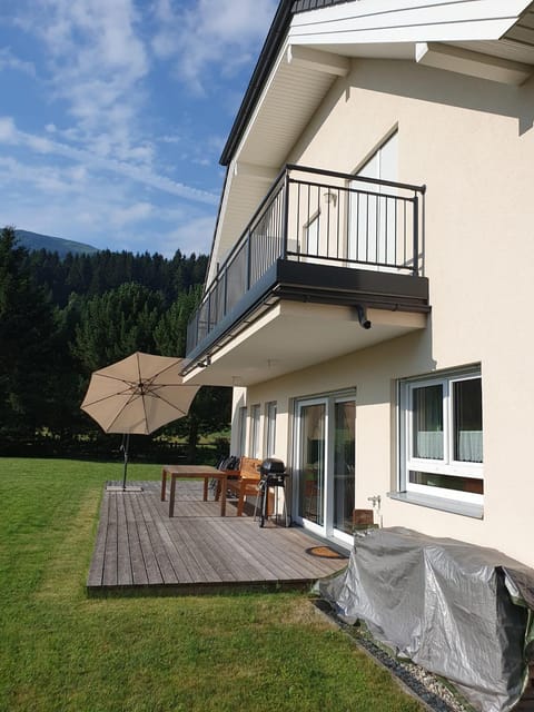 quiet and central Luxury Villa "Juwel " with Sauna in a beautiful valley Villa in Carinthia, Austria