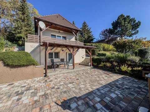 Property building, Garden, Garden view
