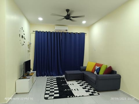 TV and multimedia, Living room, Seating area, fireplace