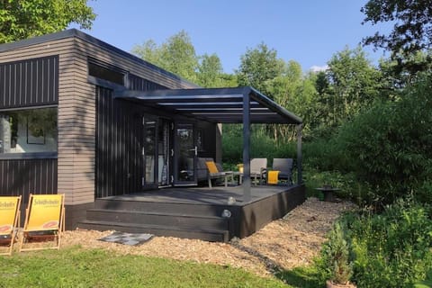 Property building, Day, Garden, Garden view