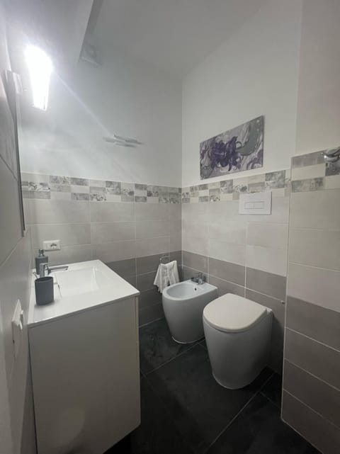 Toilet, Bathroom, Bath, towels