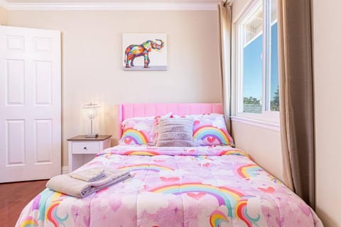 Lavender house near Napa and San Francisco House in Vallejo