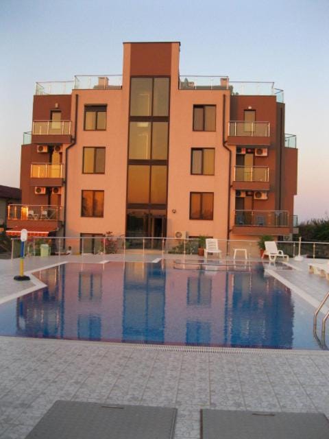 Facade/entrance, Day, Swimming pool