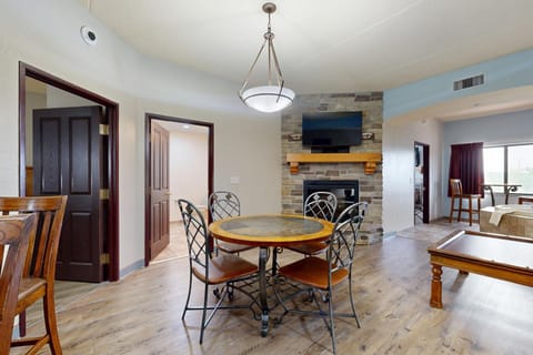 Chula Vista Condo, Unit 2344 Apartment in Wisconsin Dells