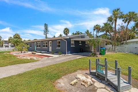 Seaduction AMI B condo Apartment in Holmes Beach