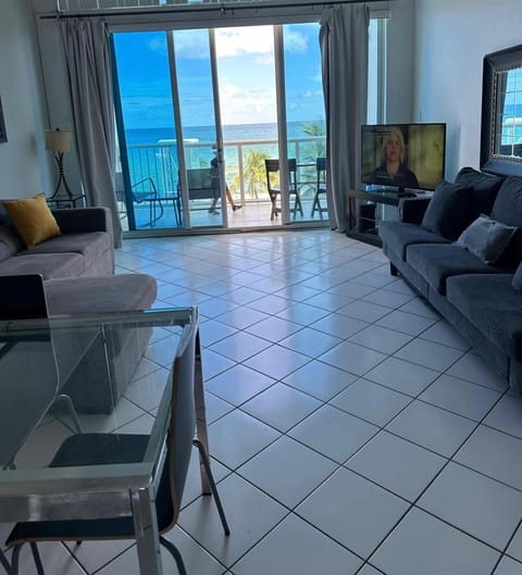 Balcony/Terrace, Living room, Seating area, Sea view