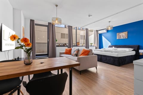 Bed, Living room, Photo of the whole room, Seating area, Dining area, Bedroom