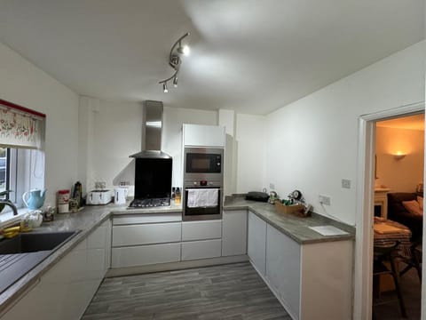 Property building, Communal kitchen, kitchen