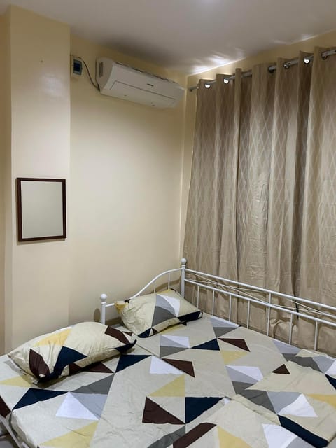 Bed, Bedroom, air conditioner