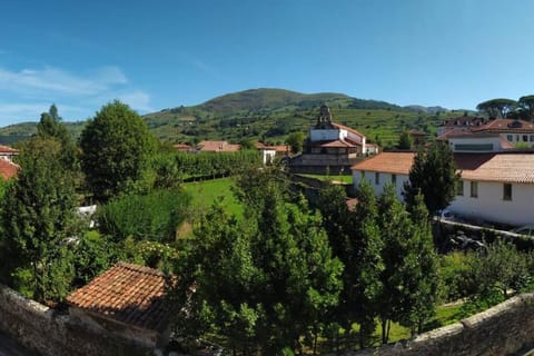 Nearby landmark, Mountain view