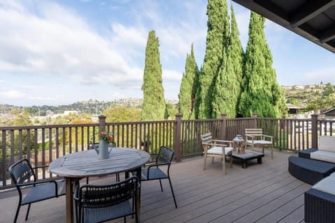 Patio, Day, View (from property/room), Balcony/Terrace, Seating area, Dining area, Mountain view