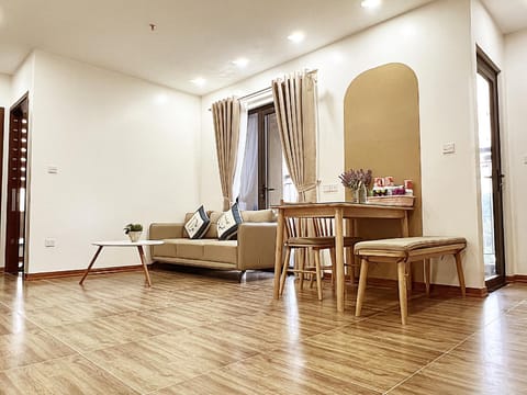 Communal lounge/ TV room, Living room, Seating area