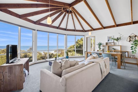 Pelican Views - Fairhaven House in Aireys Inlet