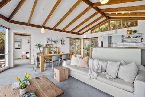 Pelican Views - Fairhaven House in Aireys Inlet