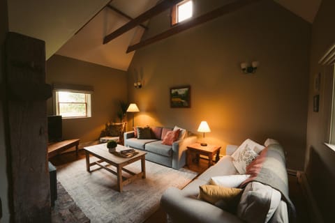 Longford Holiday Red Rose Self Catering Cottage House in Longford