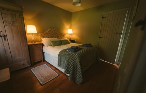 Longford Holiday Red Rose Self Catering Cottage House in Longford