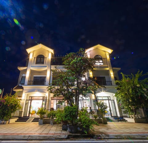 Property building, Night