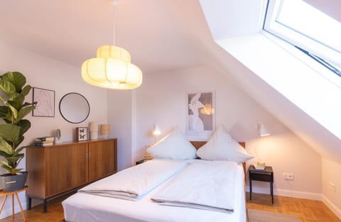 Photo of the whole room, Bedroom