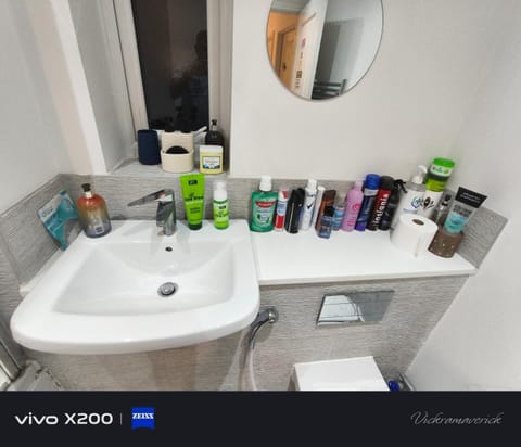 Free Car Park and walk to COOP, Etihad , Piccadilly,Free Snacks No Entry without valid photo id proof Vacation rental in Manchester