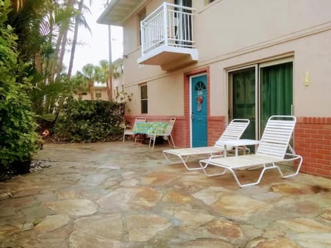 Patio, Balcony/Terrace, Balcony/Terrace, sunbed